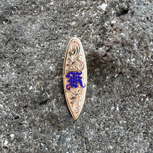 Load image into Gallery viewer, Old English Scroll &amp; Hibiscus Design Surfboard Pendant in 14K Yellow Gold w/ Initial K in Cobalt Blue Enamel
