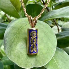 Load image into Gallery viewer, Ali&#39;i Maile Design Pendant on Cobalt Blue Enamel in 14K Yellow Gold
