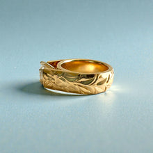 Load image into Gallery viewer, Shiny Maile &amp; Hibiscus 6mm French Mount Solitaire Ring with 1ct Cubic Zirconia in 14K Yellow Gold in size 4 1/4
