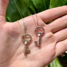 Load image into Gallery viewer, Hawaiian Jewerly Engraved key pendant 
