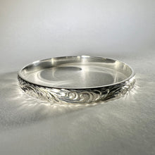 Load image into Gallery viewer, Hawaiian Sterling Silver Bangle Bracelet 
