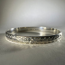 Load image into Gallery viewer, Hawaiian 8mm Maile with Hibiscus Flowers Sterling Silver Bracelet
