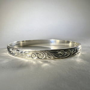 Hawaiian Bangle Bracelet with Old English design in Sterling Silver