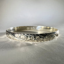 Load image into Gallery viewer, Hawaiian 8mm Old English with Hibiscus Flowers Sterling Silver Bracelet
