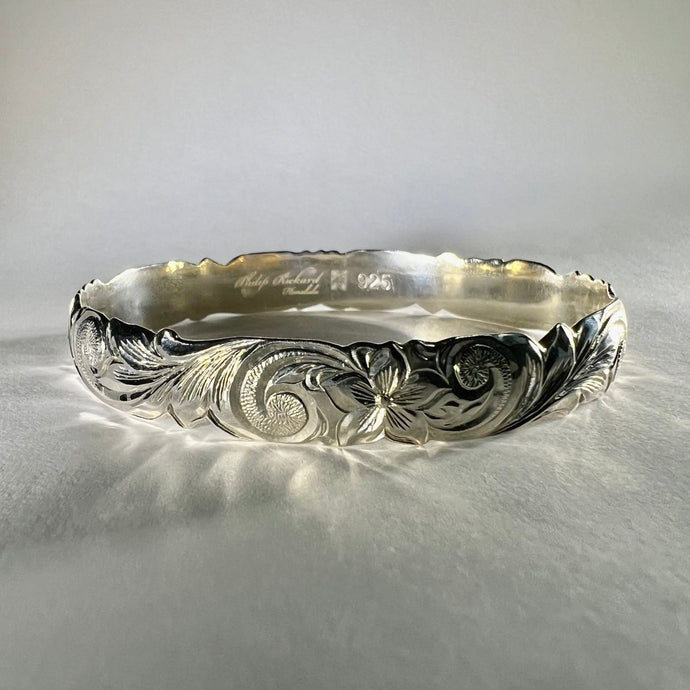 Hawaiian 10mm Scalloped Old English with Hibiscus & Plumeria Flowers Sterling Silver Bracelet