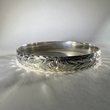 Load image into Gallery viewer, Hibiscus and Shiny Maile Hawaiian Sterling Silver Bracelet 
