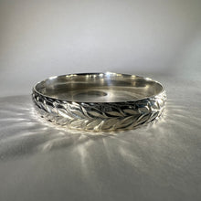 Load image into Gallery viewer, Hawaiian Bracelet with Maile engraving in Sterling Silver 
