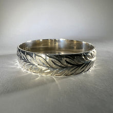 Load image into Gallery viewer, Sterling Silver Maile Hawaiian Bracelet 
