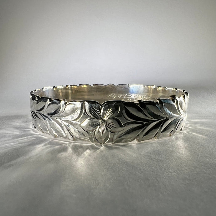 Hawaiian 15mm Scalloped Shiny Maile with Hibiscus Flowers Sterling Silver Bracelet