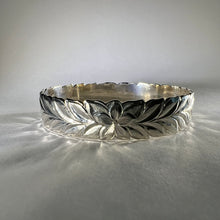 Load image into Gallery viewer, Hibiscus and Maile wide Hawaiian Bracelet in Sterling Silver
