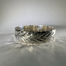 Load image into Gallery viewer, Shiny Maile Sterling Silver Hawaiian Bracelet with Engraving
