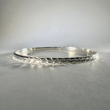 Load image into Gallery viewer, Shiny Maile Hawaiian Sterling Silver Bracelet 
