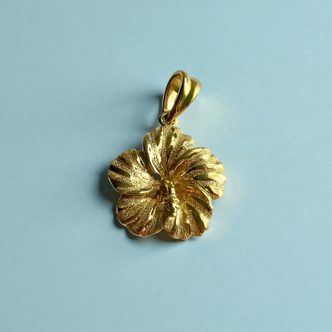 Large Hawaiian Hibiscus Pendant in 18K Yellow Gold