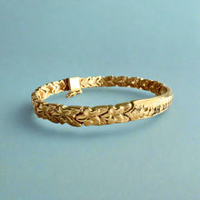 Load image into Gallery viewer, 6mm &quot;Kuuipo&quot; Hawaiian Plumeria Link Bracelet in 14K Yellow Gold
