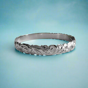 Scalloped 10mm Old English & Plumerias Hawaiian Bangle Bracelet in 14K White Gold