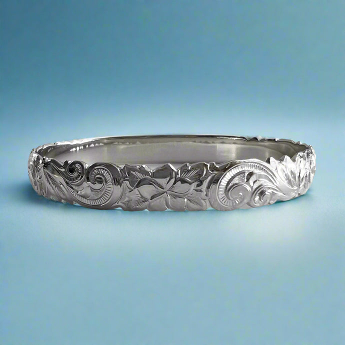 Scalloped 10mm Old English & Plumerias Hawaiian Bangle Bracelet in 14K White Gold