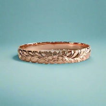 Load image into Gallery viewer, Scalloped Shiny Maile, Plumeria &amp; Hibiscus 10mm Hawaiian Bangle Bracelet in 14K Pink Gold
