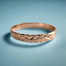 Load image into Gallery viewer, Scalloped Shiny Maile, Plumeria &amp; Hibiscus 10mm Hawaiian Bangle Bracelet in 14K Pink Gold
