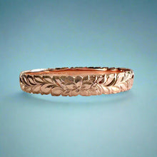 Load image into Gallery viewer, Scalloped Shiny Maile, Plumeria &amp; Hibiscus 10mm Hawaiian Bangle Bracelet in 14K Pink Gold

