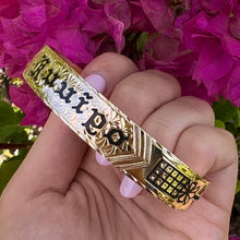 Load image into Gallery viewer, Old English w/ Kahili 12mm Hawaiian Bangle in 14K Yellow Gold
