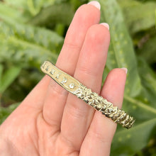 Load image into Gallery viewer, Scalloped Plumeria &amp; Hibiscus 8mm Hawaiian Bangle in 14K Green Gold
