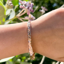 Load image into Gallery viewer, Scalloped Old English w/ Hibiscus 6mm Hawaiian Bangle in 14K Pink Gold
