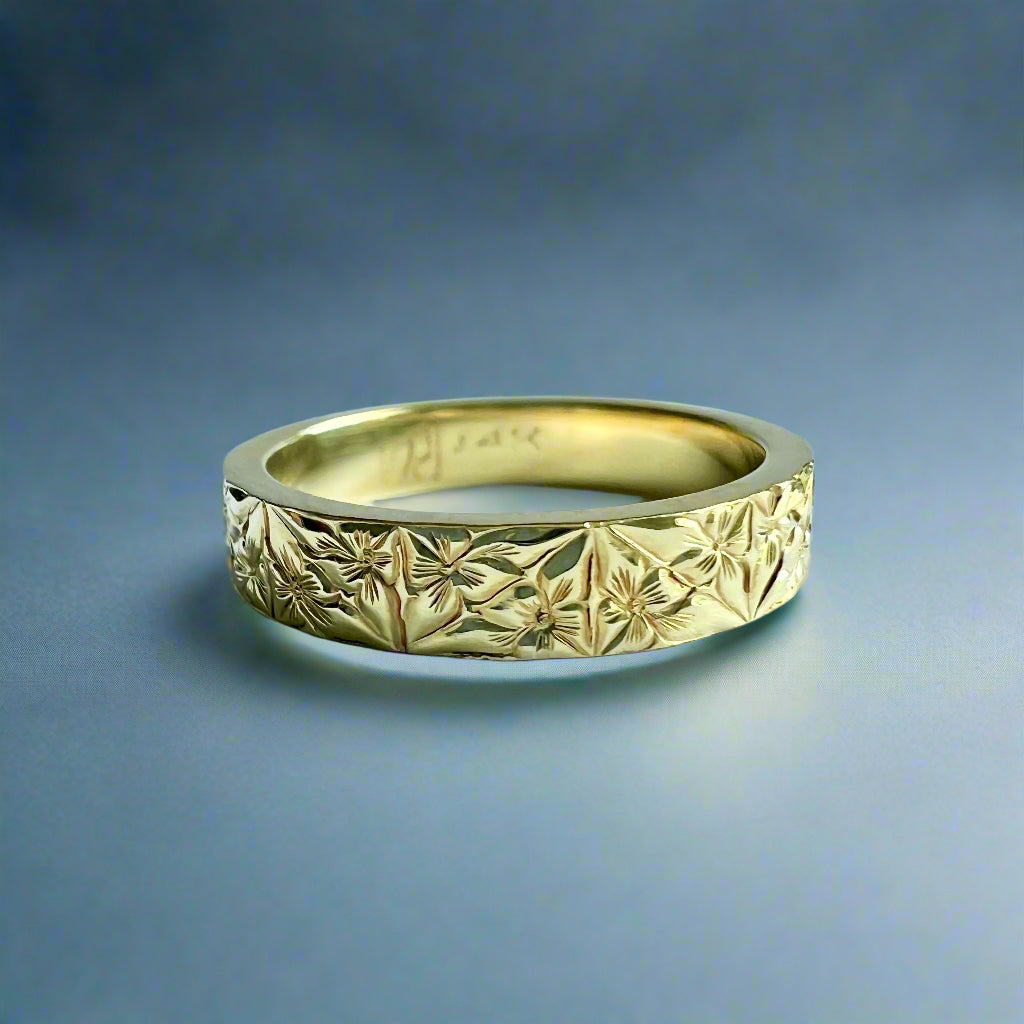 Hibiscus Kiss Design 4mm Flat Ring in 14K Green Gold