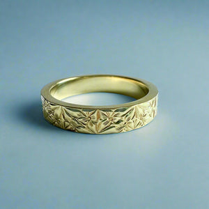 Hibiscus Kiss Design 4mm Flat Ring in 14K Green Gold