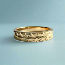 Load image into Gallery viewer, Maile All Around 4mm Hawaiian Flat Ring in 14K Yellow Gold
