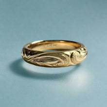Load image into Gallery viewer, Old English All Around 4mm Barrel Ring in 14K Gold
