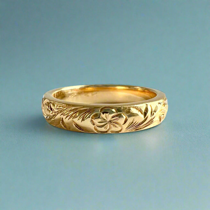 Old English & Plumeria 4mm Barrel Ring in 14K Yellow Gold