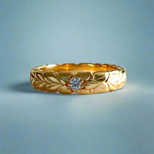 Load image into Gallery viewer, Scalloped Shiny Maile &amp; Hibiscus 4mm Ring with Diamond in 14K Yellow Gold
