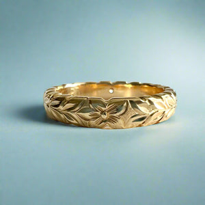 Scalloped Shiny Maile & Hibiscus 4mm Ring with Diamond in 14K Yellow Gold