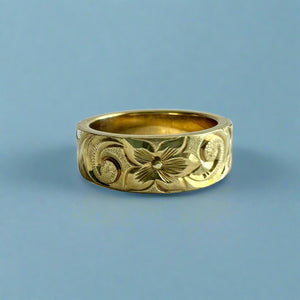 Old English, Hibiscus & Plumeria 6mm Flat Hawaiian Ring in 14K Green Gold