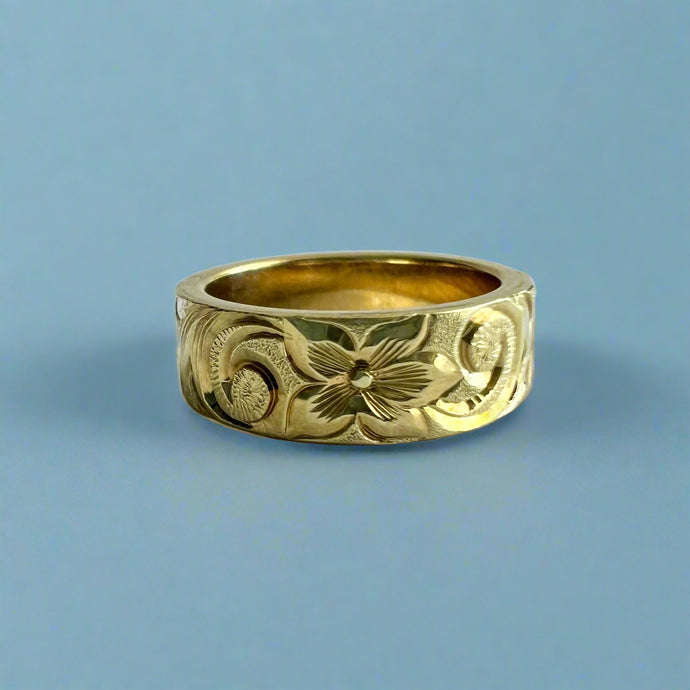 Old English, Hibiscus & Plumeria 6mm Flat Hawaiian Ring in 14K Green Gold