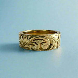 Old English, Hibiscus & Plumeria 6mm Flat Hawaiian Ring in 14K Green Gold