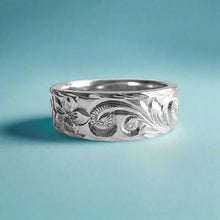 Load image into Gallery viewer, Old English &amp; Hibiscus 6mm Hawaiian Flat Ring in 18K White Gold
