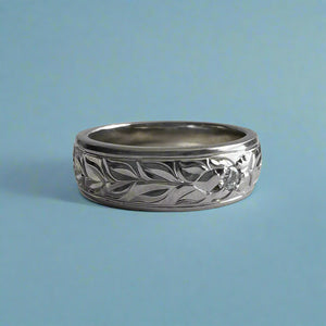 Two-Tone Shiny Maile 6mm Ring with Diamond in 14K White Gold with Yellow Gold Hibiscus in size 7
