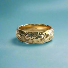 Load image into Gallery viewer, Scalloped Hibiscus with Leaves All Around 6mm Ring in 14K Yellow Gold
