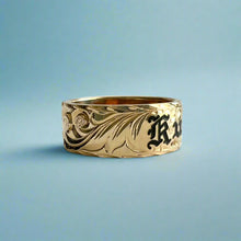 Load image into Gallery viewer, Old English &amp; Hibiscus 8mm &quot;Kuuipo&quot; Flat Hawaiian Ring in 14K Yellow Gold in size 8
