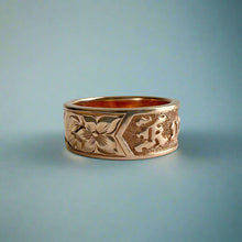 Load image into Gallery viewer, Old English &amp; Hibiscus 8mm Raised &quot;Kuuipo&quot; Hawaiian Flat Ring in 14K Pink Golden size 7
