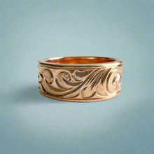 Load image into Gallery viewer, Old English &amp; Hibiscus 8mm Raised &quot;Kuuipo&quot; Hawaiian Flat Ring in 14K Pink Golden size 7
