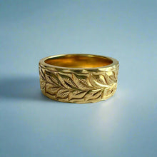 Load image into Gallery viewer, Maile All Around 8mm Hawaiian Flat Ring in 18K Yellow Gold in size 8
