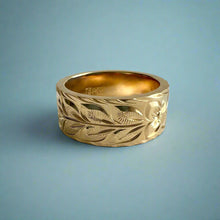 Load image into Gallery viewer, Maile &amp; Hibiscus 8mm  Hawaiian Flat Ring in 14K Yellow Gold in size 6 1/8
