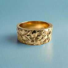 Load image into Gallery viewer, Hibiscus with Leaves All Around 8mm Flat Ring in 14K Yellow Gold in size 6 1/2
