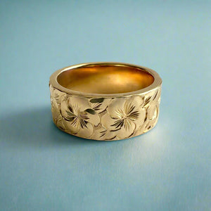 Plumeria with Leaves All Around 8mm Hawaiian Flat Ring in 14K Yellow Gold in size 7 1/2