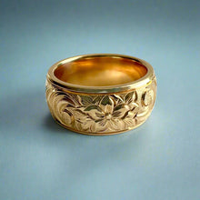 Load image into Gallery viewer, Old English, Plumeria &amp; Hibiscus with Leaves 8mm Ring in 14K Yellow Gold in size 4 3/4
