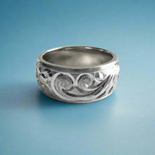 Load image into Gallery viewer, Old English, Plumeria &amp; Hibiscus with Four Leaves 8mm Hawaiian Ring in 14K White Gold in size 6 1/4
