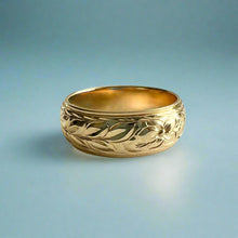 Load image into Gallery viewer, Shiny Maile &amp; Hibiscus 8mm Hawaiian Ring in 14K Yellow Gold in size 10 1/8
