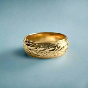 Shiny Maile & Hibiscus 8mm Hawaiian Ring in 14K Yellow Gold in size 10 1/8